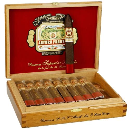 Fuente Anejo No. 77 Xtra Viejo Shark & Extra Large Fuente Ashtray